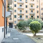 Aeterna Apartment Rome - Metro A , 20 Min To The Center - Free Wi-Fi